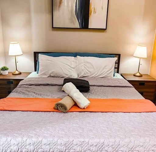Cozy 1br With Balcony And Netflix In Uptown Bgc *