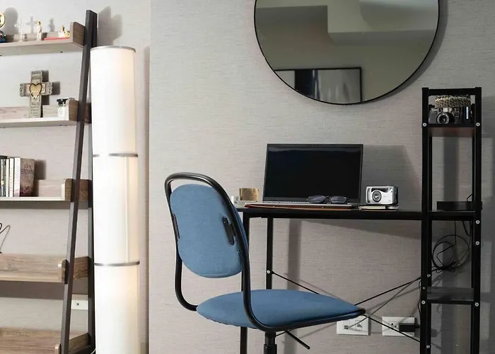 Apartamento Cozy 1br With Balcony And Netflix In Uptown Bgc *
