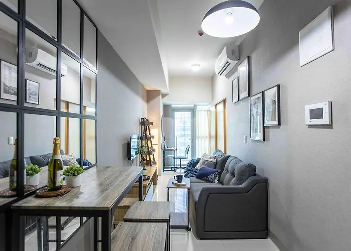 Apartamento Cozy 1br With Balcony And Netflix In Uptown Bgc