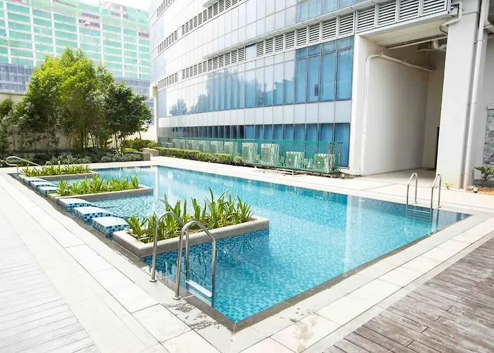 Cozy 1br With Balcony And Netflix In Uptown Bgc *