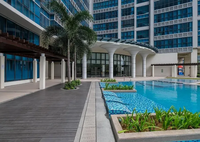 Cozy 1br With Balcony And Netflix In Uptown Bgc