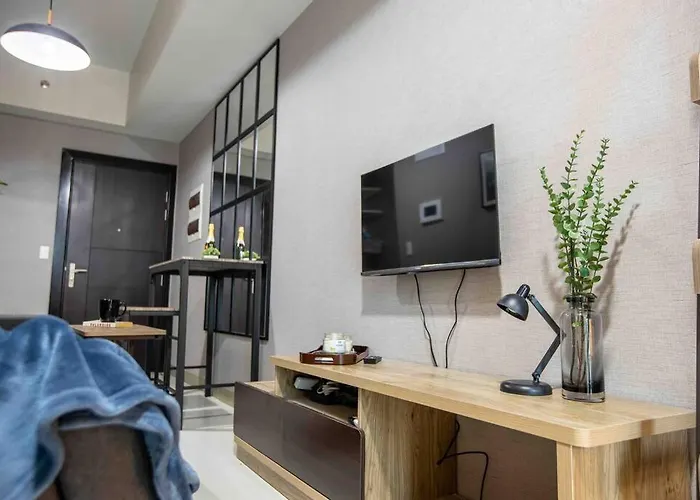 Apartamento Cozy 1br With Balcony And Netflix In Uptown Bgc Manila