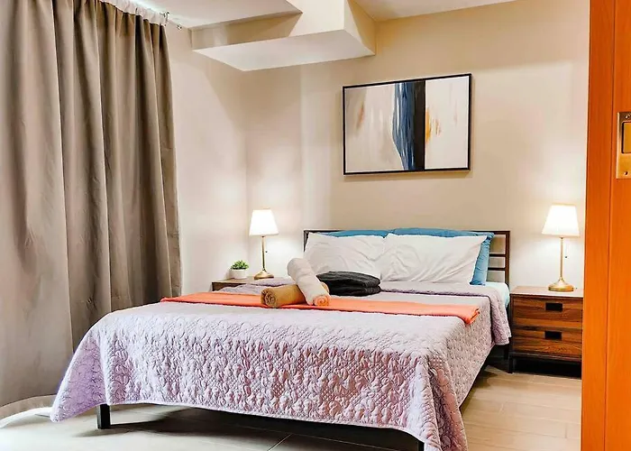 Cozy 1br With Balcony And Netflix In Uptown Bgc * Manila