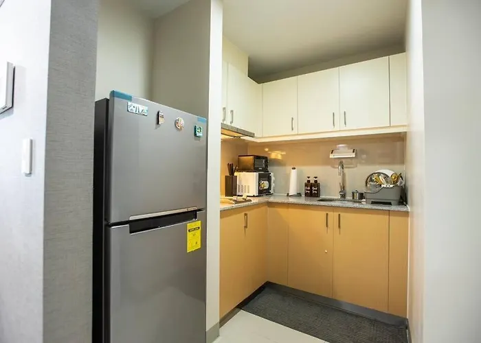 Cozy 1br With Balcony And Netflix In Uptown Bgc * Manila
