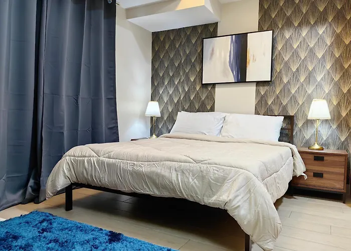 Cozy 1br With Balcony And Netflix In Uptown Bgc *