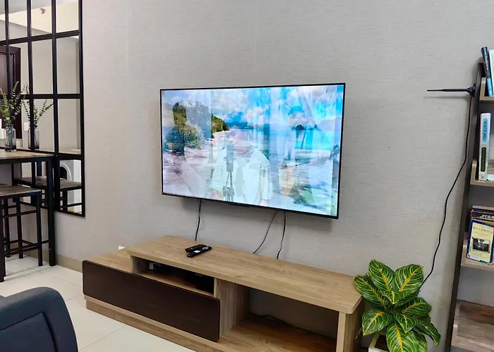 Cozy 1br With Balcony And Netflix In Uptown Bgc Manila
