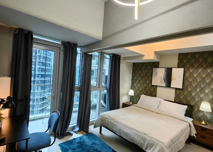 Cozy 1br With Balcony And Netflix In Uptown Bgc Manila